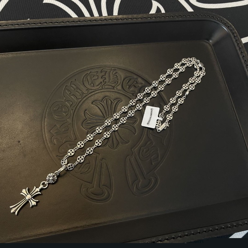 Ch**me He**ts necklaces